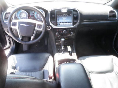2011 Chrysler 300  Limited