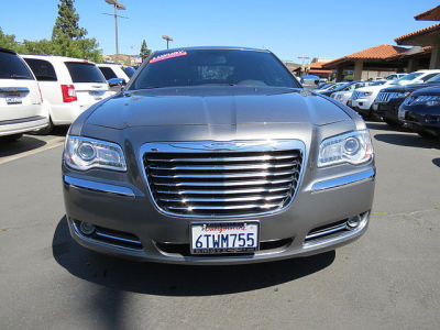 2011 Chrysler 300  Limited