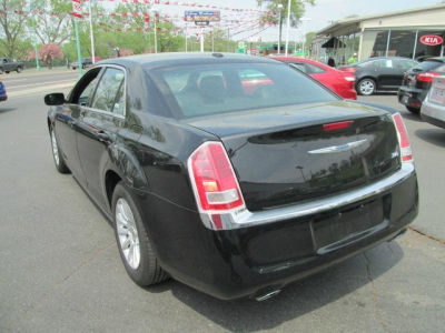 2013 Chrysler 300  Base