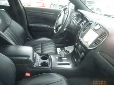 2012 Chrysler 300  S V6