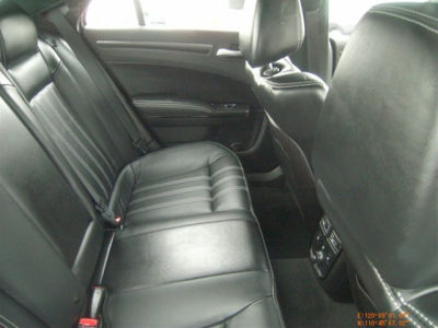 2012 Chrysler 300  S V6