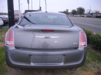 2012 Chrysler 300  S V6