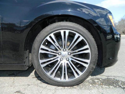 2012 Chrysler 300  S V6