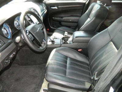 2012 Chrysler 300  S V6