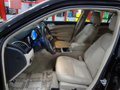 2011 Chrysler 300  Limited