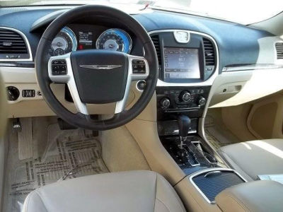 2011 Chrysler 300  Limited