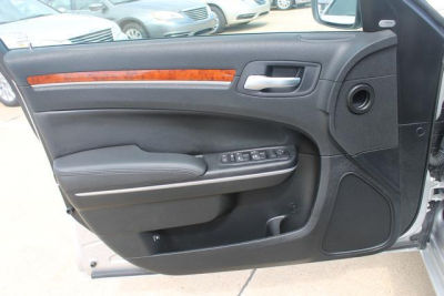 2012 Chrysler 300 Limited