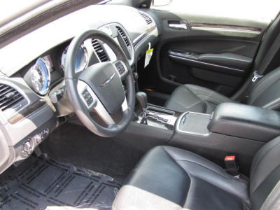 2011 Chrysler 300  Limited
