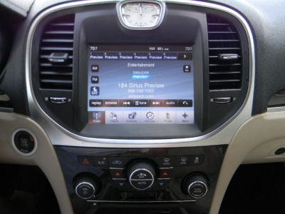 2011 Chrysler 300  Limited