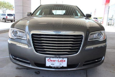 2011 Chrysler 300  Base