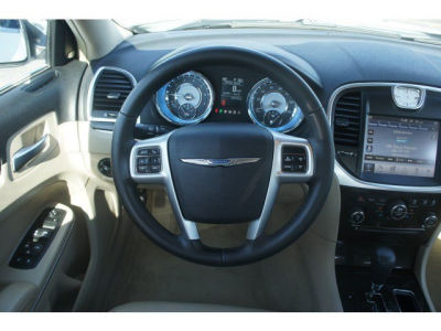 2011 Chrysler 300  Limited