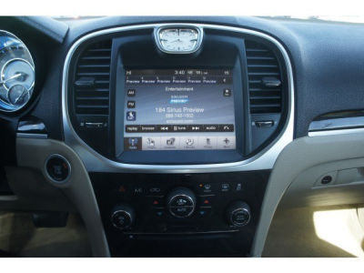 2011 Chrysler 300  Limited