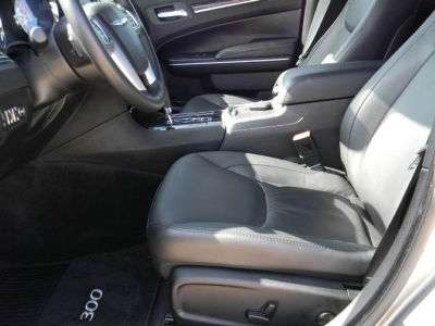 2011 Chrysler 300  Limited