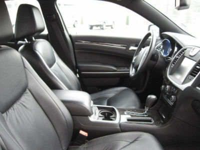 2011 Chrysler 300  Limited