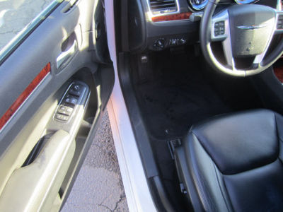 2012 Chrysler 300  Limited