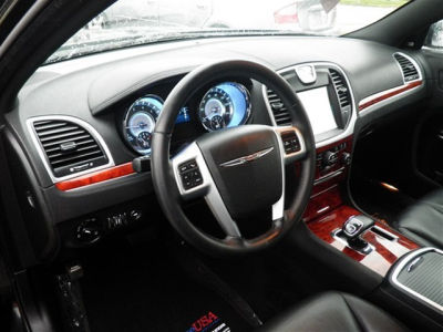 2012 Chrysler 300  Limited