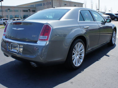 2011 Chrysler 300  Limited
