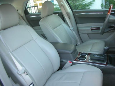 2010 Chrysler 300  Limited