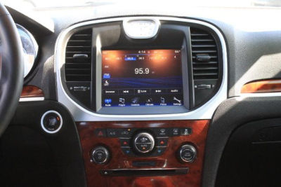 2012 Chrysler 300  Limited