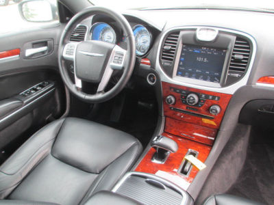 2012 Chrysler 300  Limited
