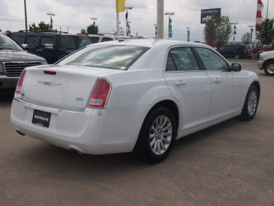 2013 Chrysler 300  Base