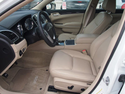 2013 Chrysler 300  Base