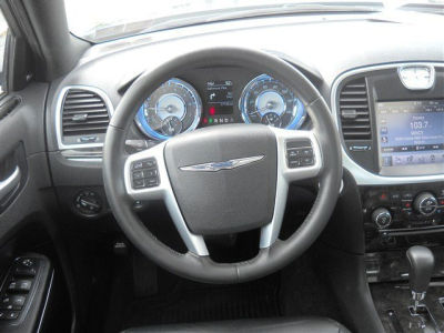 2011 Chrysler 300  Limited