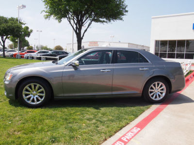 2012 Chrysler 300  Limited