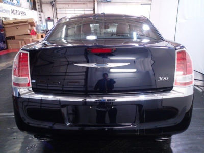 2011 Chrysler 300  Limited