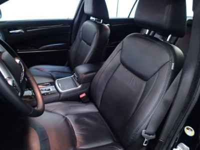 2011 Chrysler 300  Limited