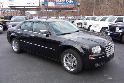 2010 Chrysler 300  Touring/Signature Series