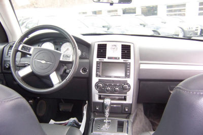 2010 Chrysler 300  Touring/Signature Series