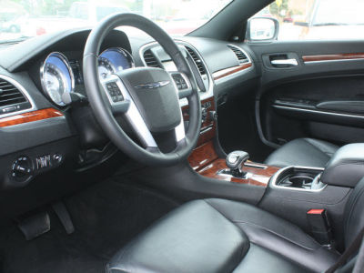 2012 Chrysler 300  Limited