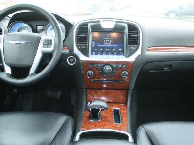 2012 Chrysler 300  Limited