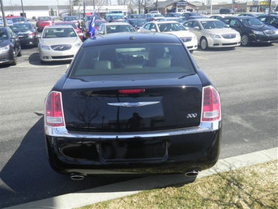 2013 Chrysler 300  Base