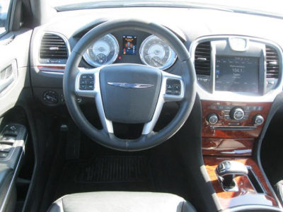 2012 Chrysler 300  Limited