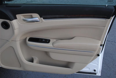 2011 Chrysler 300  Limited