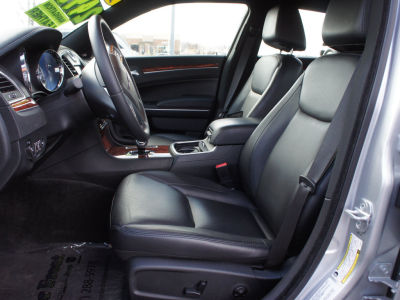 2012 Chrysler 300  Limited