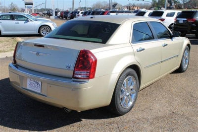 2010 Chrysler 300  BASE
