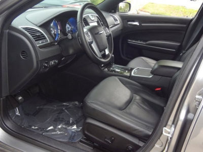 2011 Chrysler 300  Limited