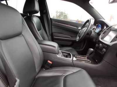 2011 Chrysler 300  Limited
