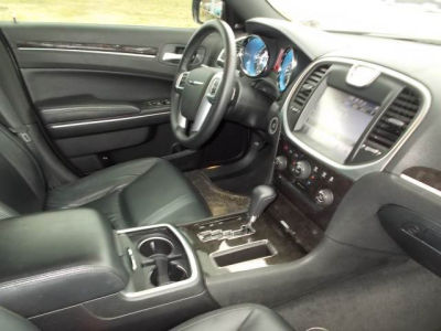 2011 Chrysler 300  Limited