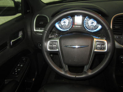 2011 Chrysler 300  Limited