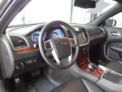 2012 Chrysler 300  Limited