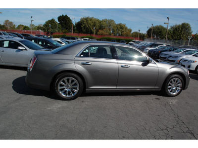 2012 Chrysler 300  Limited
