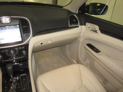 2011 Chrysler 300  Limited
