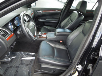 2012 Chrysler 300  Limited