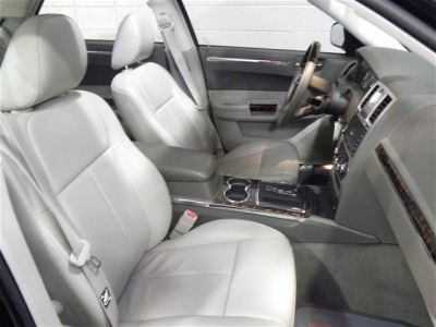 2010 Chrysler 300  Limited