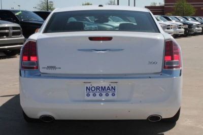 2012 Chrysler 300  Limited