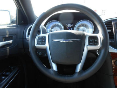 2012 Chrysler 300  Limited